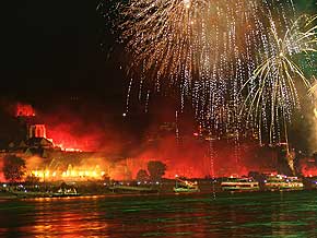 Feuerwerk Rhein in Flammen in Oberwesel,  2006 WHO