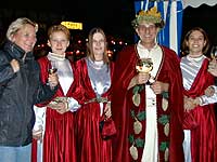 Weingott Bacchus und 3 Bacchantinnen, Bacharach am Rhein, Deutschland, 2000-10-06-15-bacchus-200, © 200 WHO