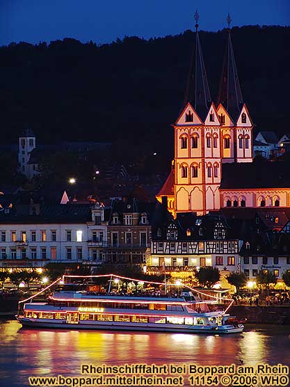 Rheinschifffahrt zur Leuchtenden Nacht am Mittelrhein bei Boppard am Rhein