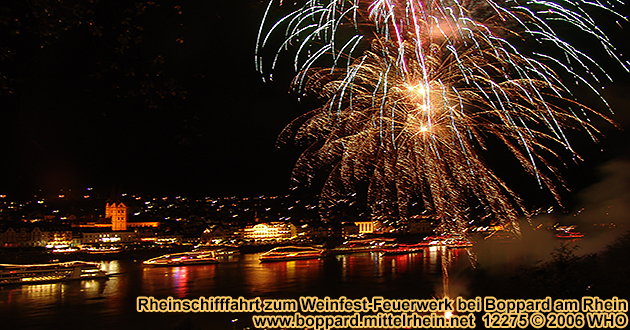 Rheinschifffahrt zur Leuchtenden Nacht am Mittelrhein bei Boppard am Rhein