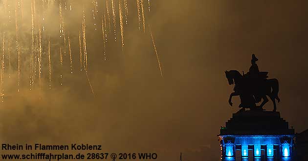 Rhein in Flammen Koblenz, im Vordergrund Kaiser-Wilhelm-Denkmal am Deutschen Eck