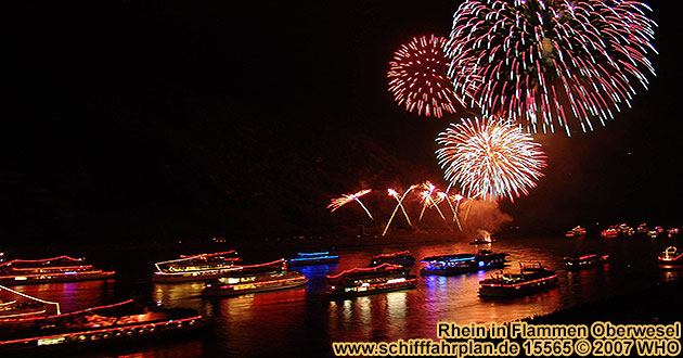 Rheinschifffahrt Feuerwerk Rhein in Flammen Oberwesel