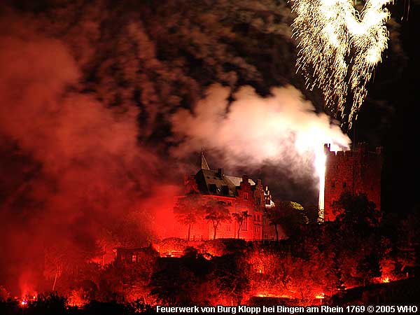 Feuerwerk von Burg Klopp bei Bingen am Rhein, 1769  WHO