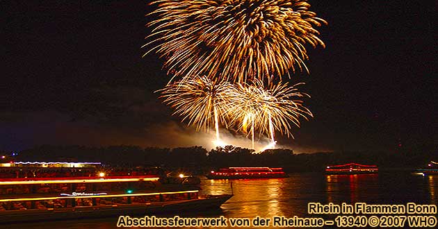 Rhein in Flammen Bonn, Abschlussfeuerwerk von der Rheinaue, 13940 © 2007 WHO