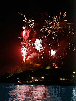 Rhein Feuerwerk, Festung Ehrenbreitstein bei Koblenz, 2000-12-08-04-ehrenbreitstein-200,  2000 WHO