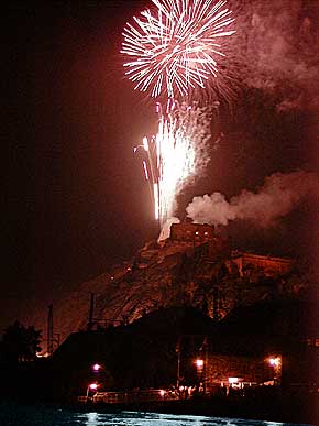 Rhein Feuerwerk, Festung Ehrenbreitstein bei Koblenz, 2000-12-08-68-ehrenbreitstein-200,  2000 WHO