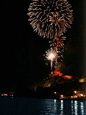 Rhein Feuerwerk, Festung Ehrenbreitstein bei Koblenz, 2000-12-08-74-ehrenbreitstein-200,  2000 WHO